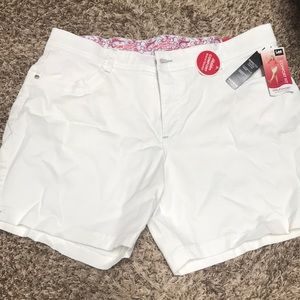 Lee Comfort Fit White Shorts